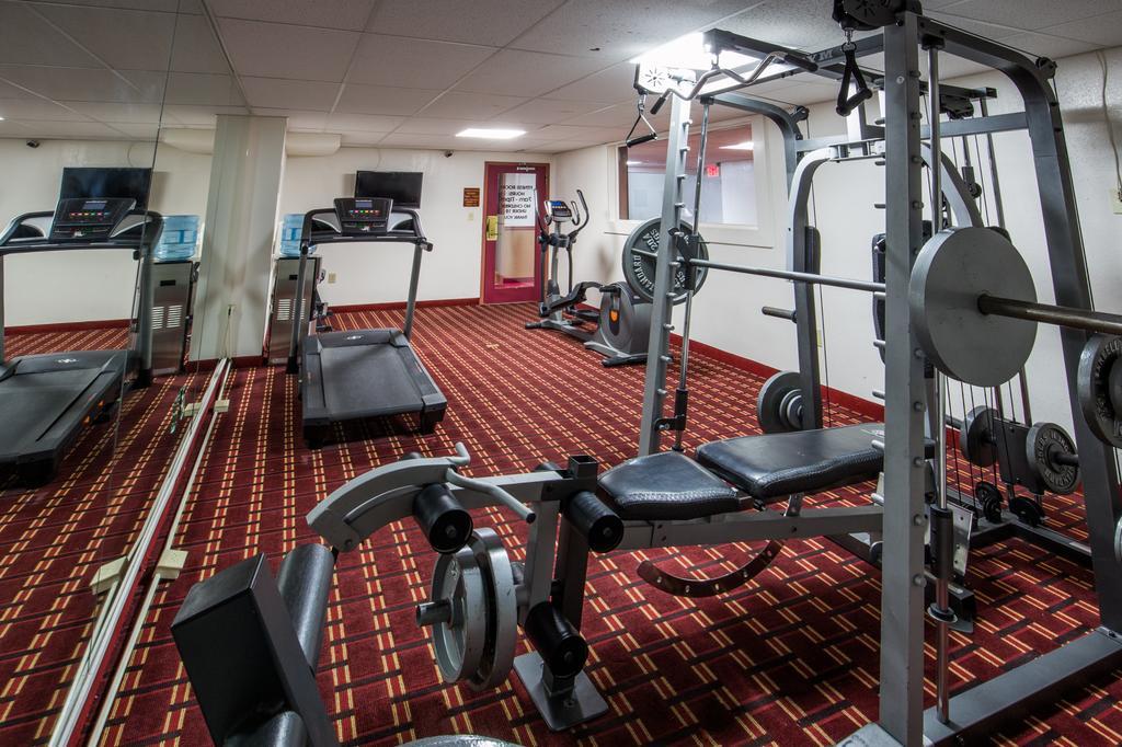 Ramada By Wyndham Medford Hotel & Conference Center Extérieur photo