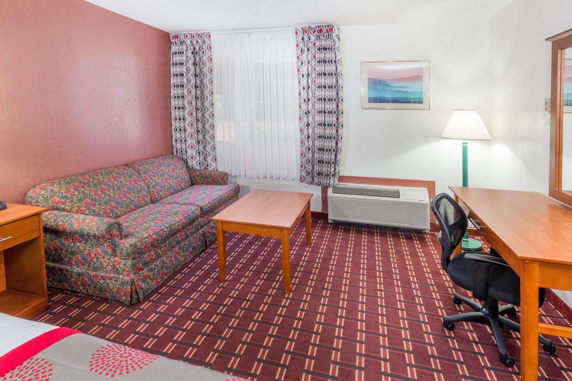 Ramada By Wyndham Medford Hotel & Conference Center Extérieur photo